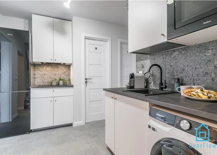 Habitación en casa particular Hip - Cozy And Peaceful Place, 12 Minutes From Old Town & Seaside