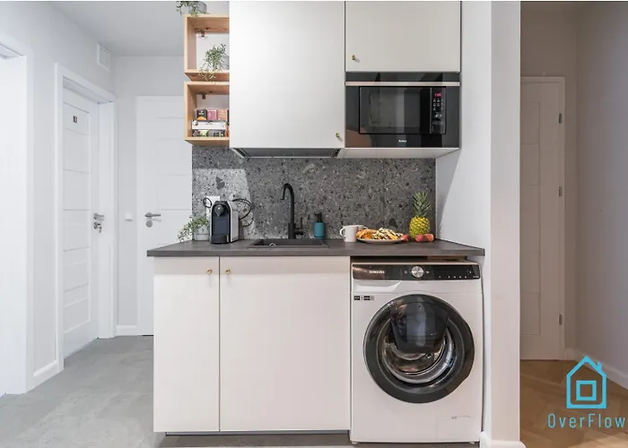 Habitación en casa particular Hip - Cozy And Peaceful Place, 12 Minutes From Old Town & Seaside *