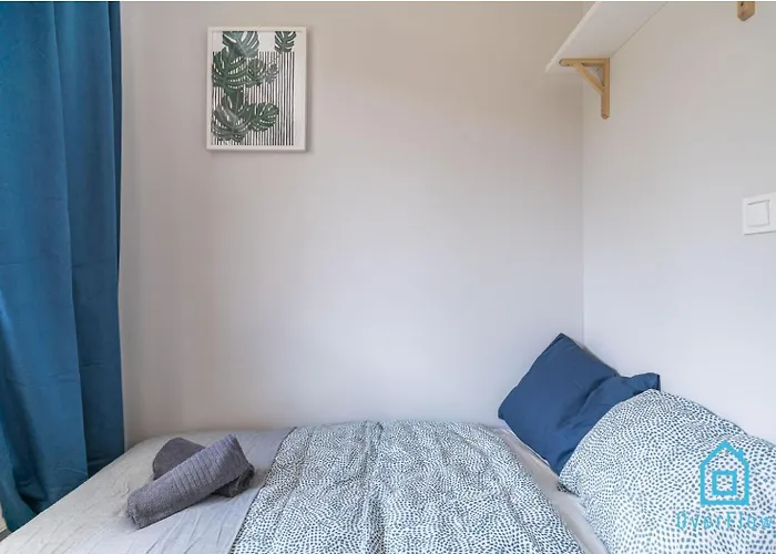 Hip - Cozy And Peaceful Place, 12 Minutes From Old Town & Seaside Habitación en casa particular